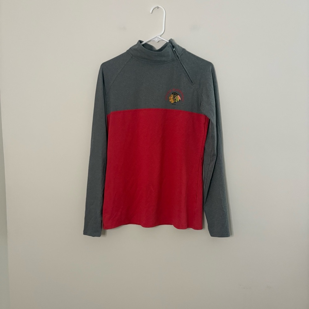 NHL Gray and Red Long Sleeve Tee Womens Medium Chicago Blackhawks shirt